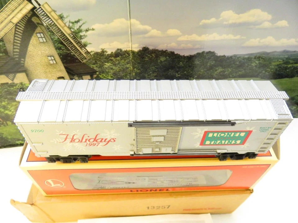 LIONEL CHRISTMAS 16776- HOLIDAY RAILSOUNDS BOXCAR - 0/027- NEW- BOXED- S28 - Image 2 of 4
