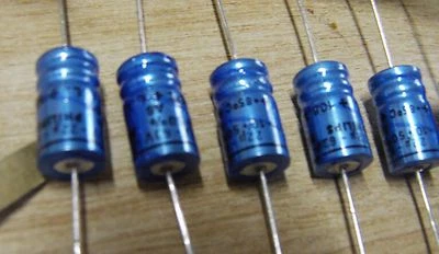 8 x Philips 22uf 63v vintage axial electrolytic capacitor 2222-108-38229 - Image 1 of 3