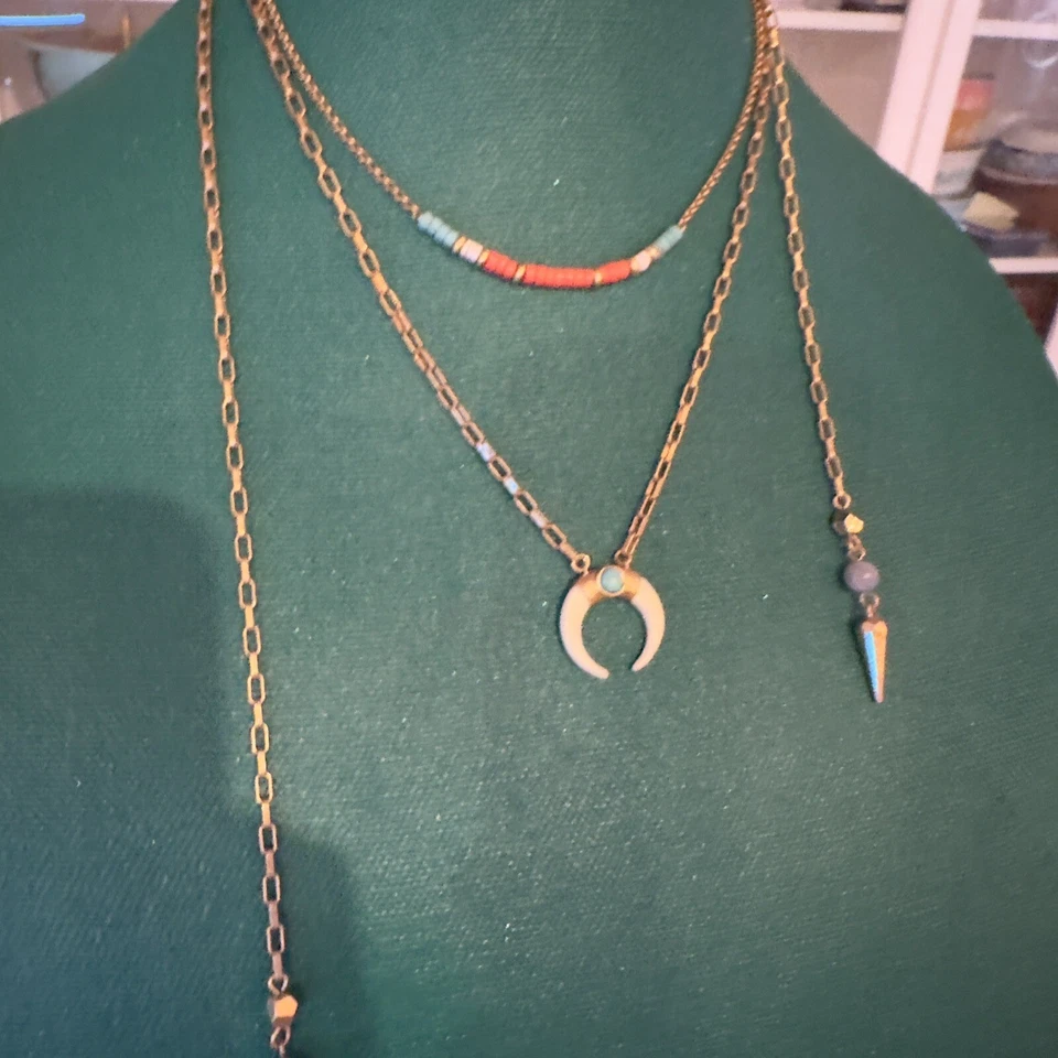 COLLAR CUERNO DE GUERRERO EN CAPAS STELLA & DOT GRANDI Foto 4 de 4