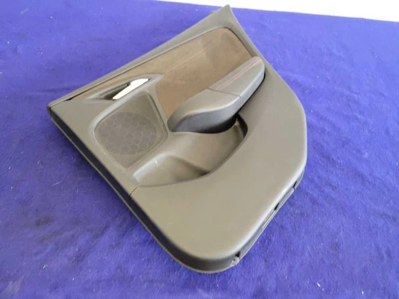 Chevrolet SS 2014-2017 6,2 L sedán pasajero puerta trasera derecha panel tarjeta embellecedor Foto 2 de 4