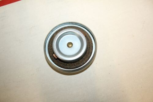New Radiator Cap Replaces AH539R For John Deere H - Picture 2 of 3