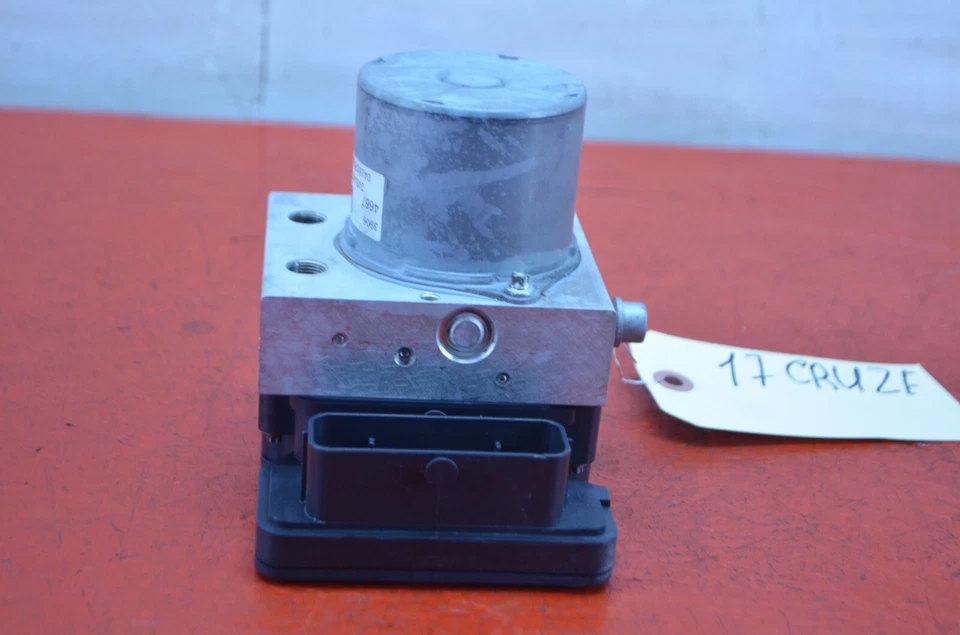 Chevrolet Cruze 2017 1,4 L tracción delantera antibloqueo ABS bomba de freno OEM Foto 3 de 4