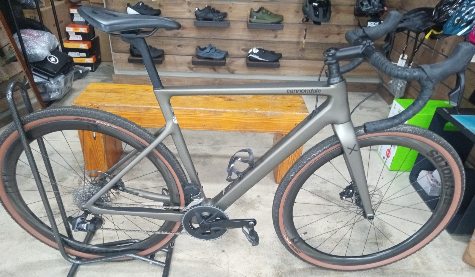 2023 Cannondale SuperSix Evo CX/SE SRAM RIVAL 2x12 Carbon Wheels Size: 54cm