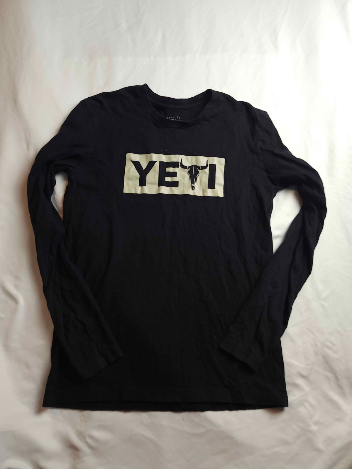 Yeti Graphic T Shirt Mens Size Small Black Jersey Outdoor Athleisure Long Sleeve
