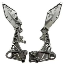 JUEGO DE SOPORTE REPOSAPIÉS DELANTERO APTO PARA EL MODELO KTM DUKE 200 2013-19