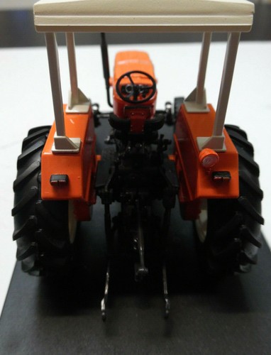 Model Tractor FIAT 750 SPECIAL 2WD WITH CANOPY 1/32nd SCALE CLEARANCE PRICE - Picture 9 of 12