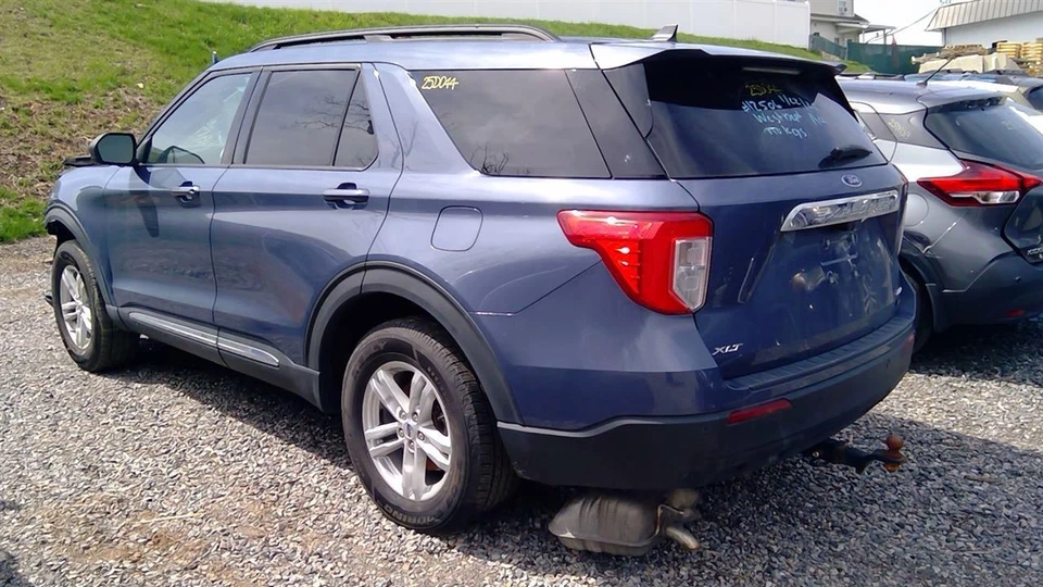 Used Rear Drive Shaft Rear fits: 2021 Ford Explorer assembly 2.3L 4x4 Rear Grade - Image 2 of 4