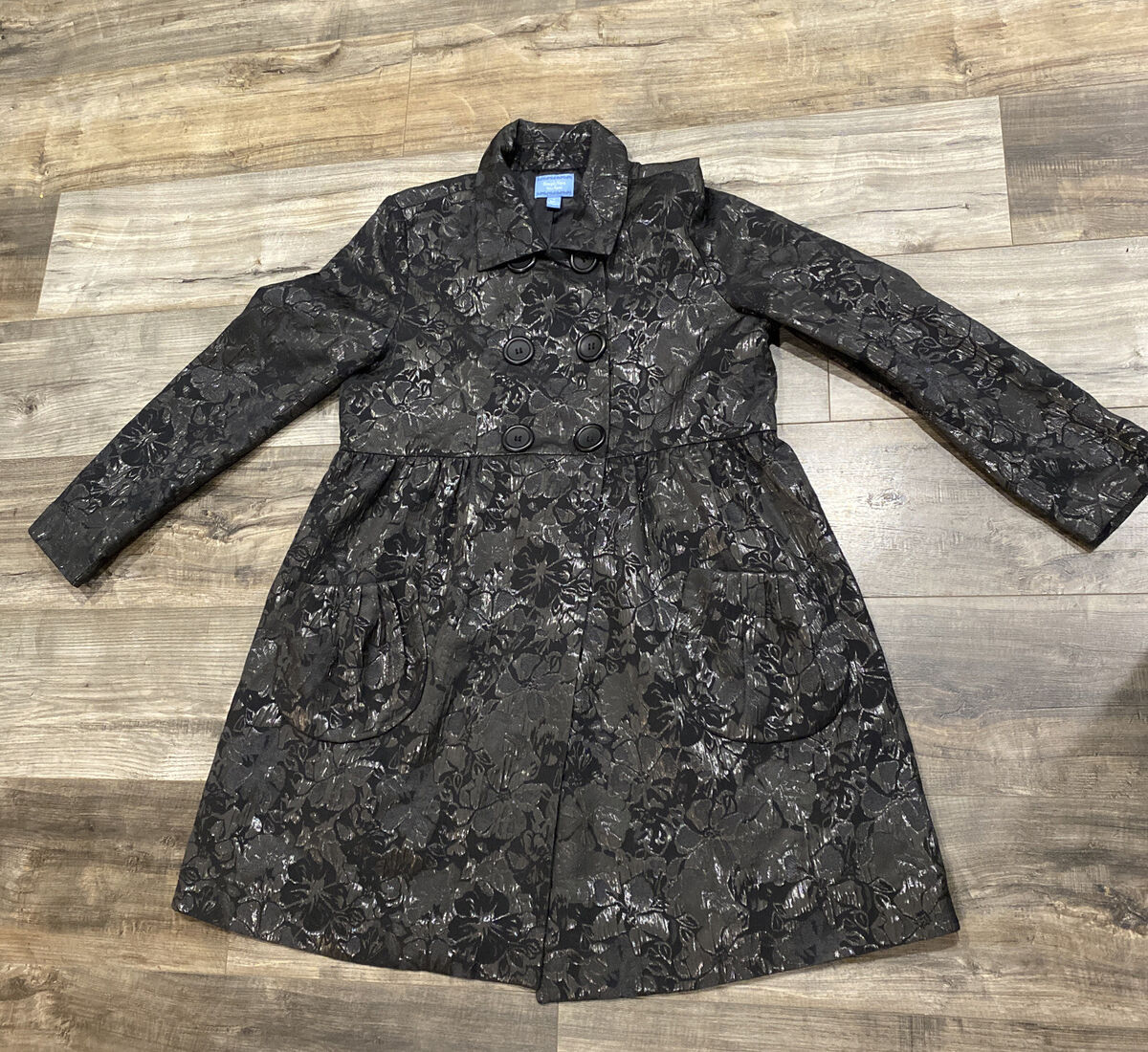 Simply Vera Vera Wang Longseeve Black Floral Metallic Button Simply Vera Vera Wang Longseeve Black Floral Metallic Button