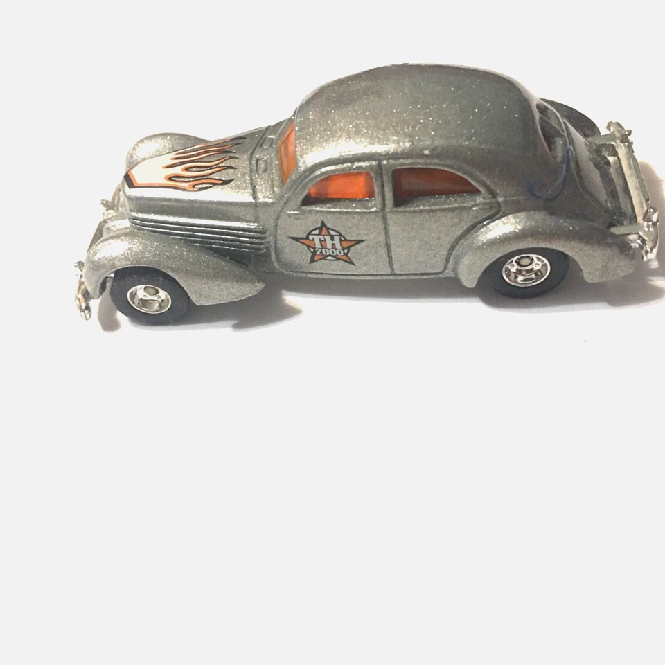 Hot Wheels Treasure Hunt 1936 2000 cable - usado Foto 4 de 4