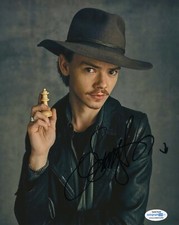 Thomas Brodie Sangster Queen's Gambit Autographed Signed 8x10 Photo ACOA