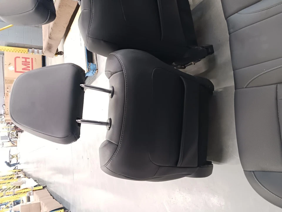 '20-'22 SUBARU OUTBACK Complete black leather electric seat set w/heat OEM - Image 4 of 4