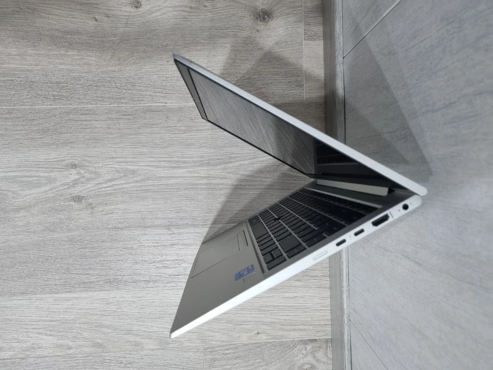 HP EliteBook 840 G8 · i7-1185G7 · 8GB · 128GB, photo 4 sur 5