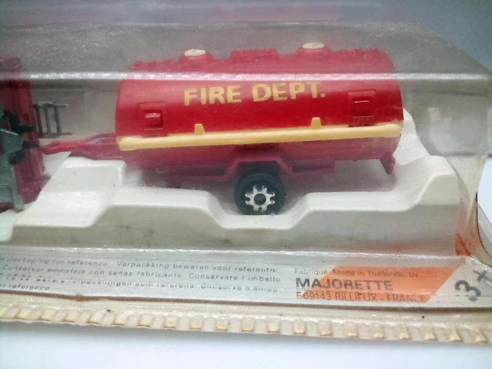 Majorette / #376 - Range Rover & Water Tank Trailer - Red - Fire Dept - Model x1 - Image 4 of 4