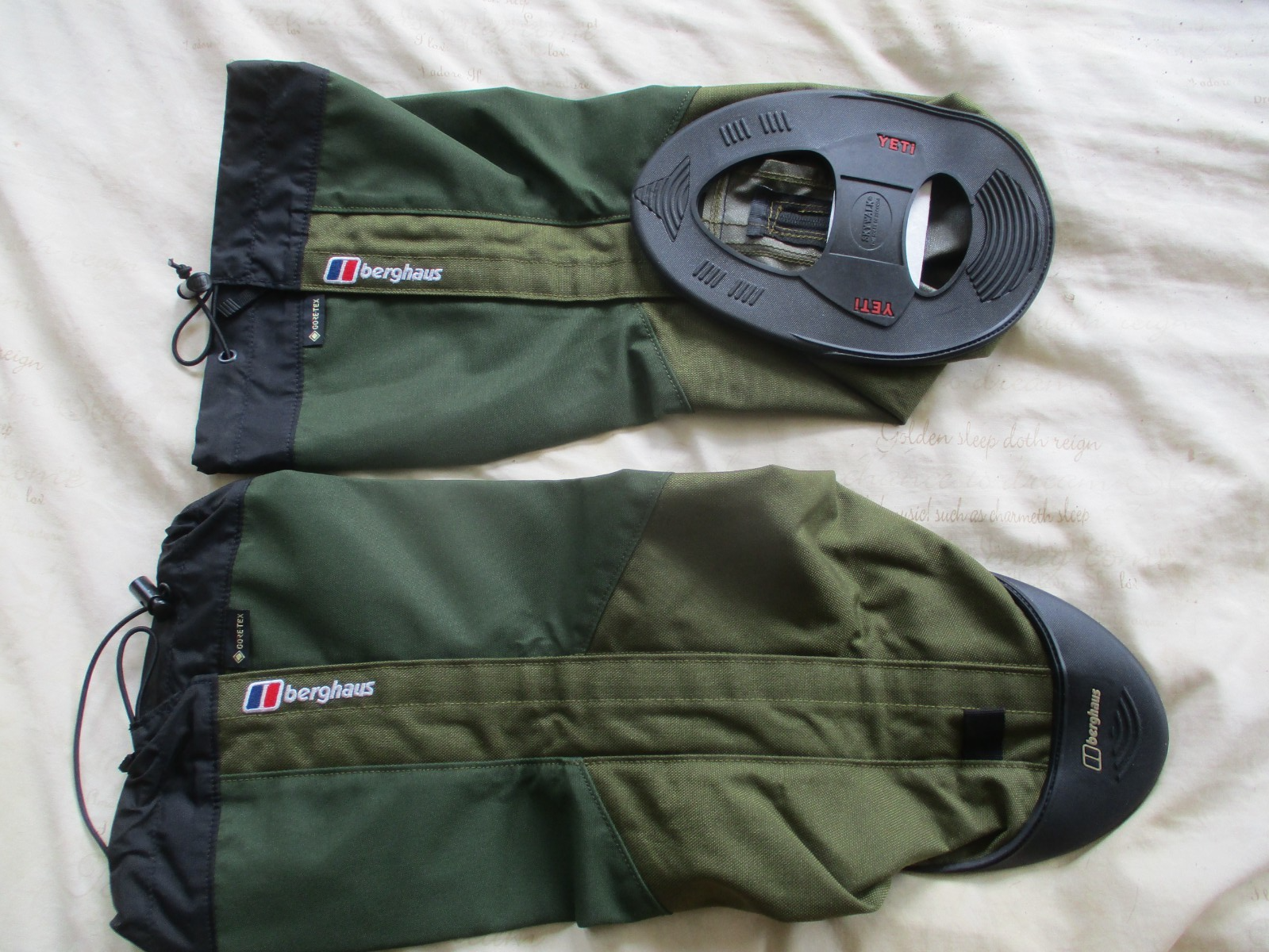 BERGHAUS YETI wilderness GORETEX WATERPROOF MOUNTAIN boot GAITERS medium NEW