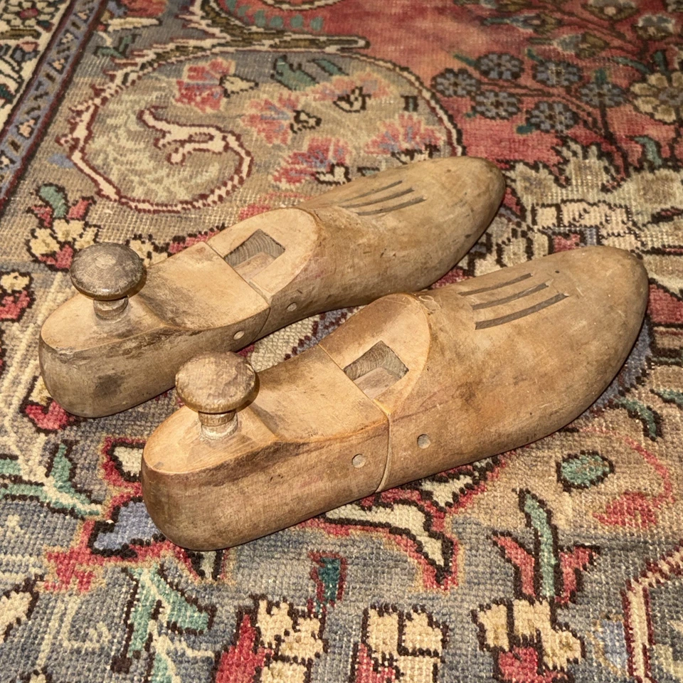 Par de zapatos grandes de madera con bisagras ventiladas vintage - estampados para hombre 10D Foto 3 de 4