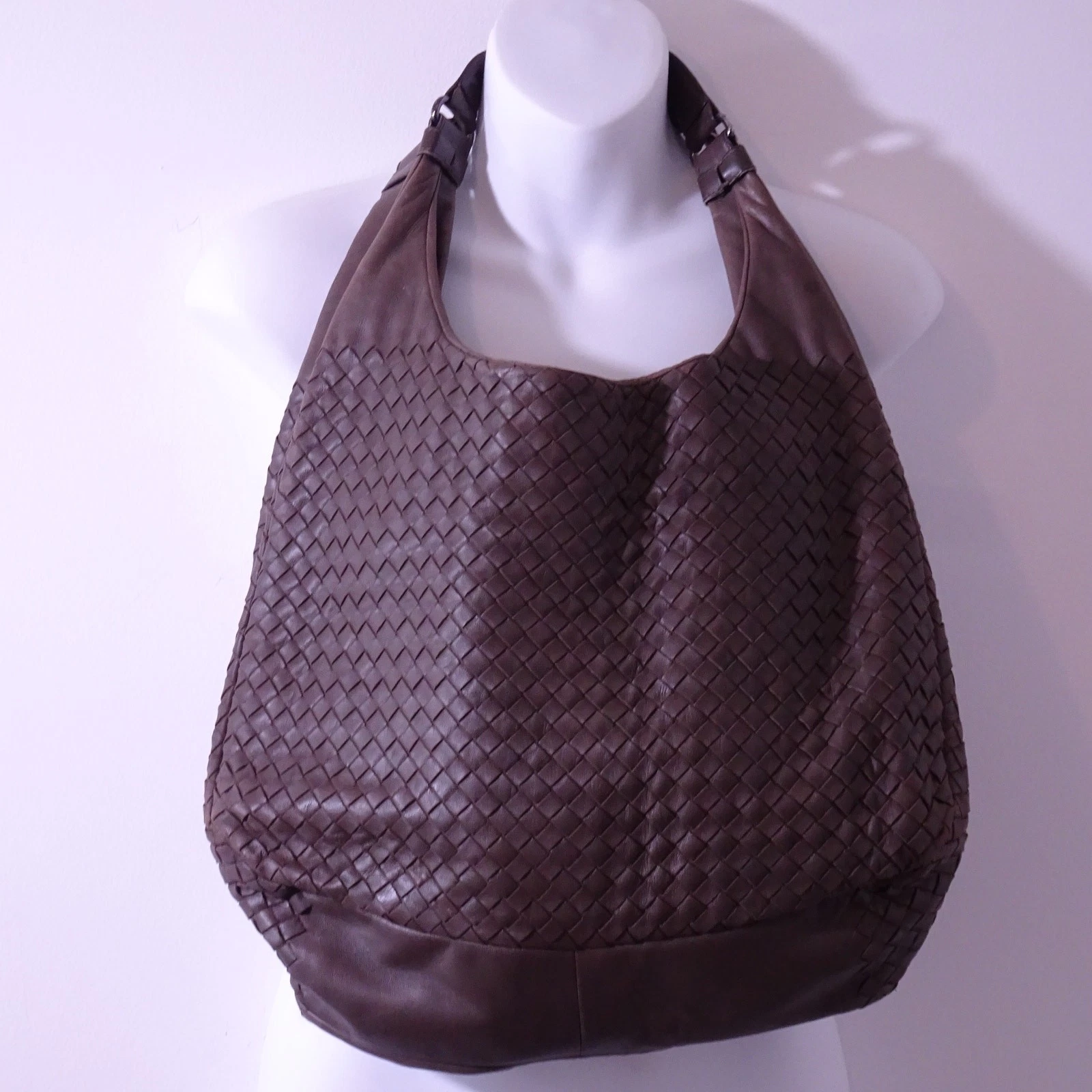 Borsa donna Bottega Veneta Intrecciata Campana tracolla hobo marrone