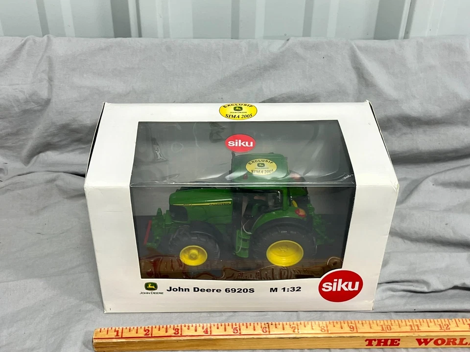 John Deere 6920 S Tractor Front Hitch SIKU 1:32 NIB 3252 SIMA 2005 Dealer award - Image 2 of 4