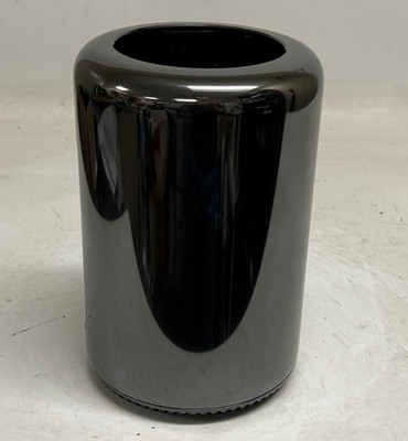 Apple Mac Pro 2013 (Xeon E5-1650v2 - 32GB RAM - 1TB SSD - MD878LL/A - 2x D500)