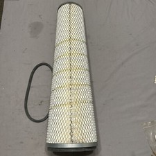 NEW FLEETGUARD AIR FILTER AF931M