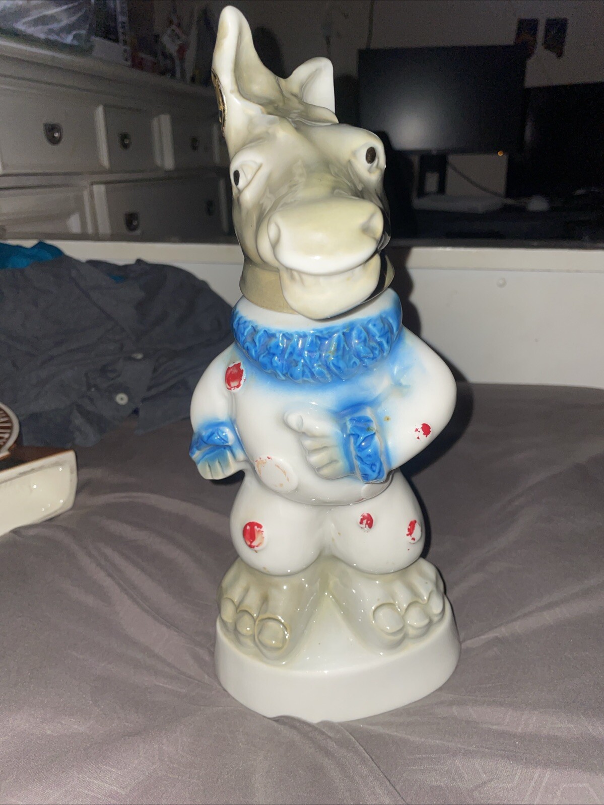 Picture 1 of 8