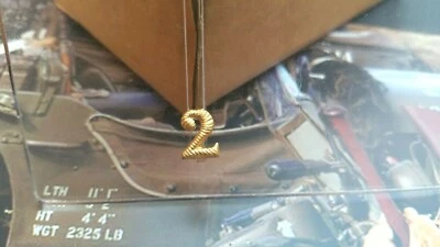 Chiffre n° 2 pour coiffure civile ou militaire H : 1 cm - L : 0.51 cm 📌6a.. - Photo 1/2
