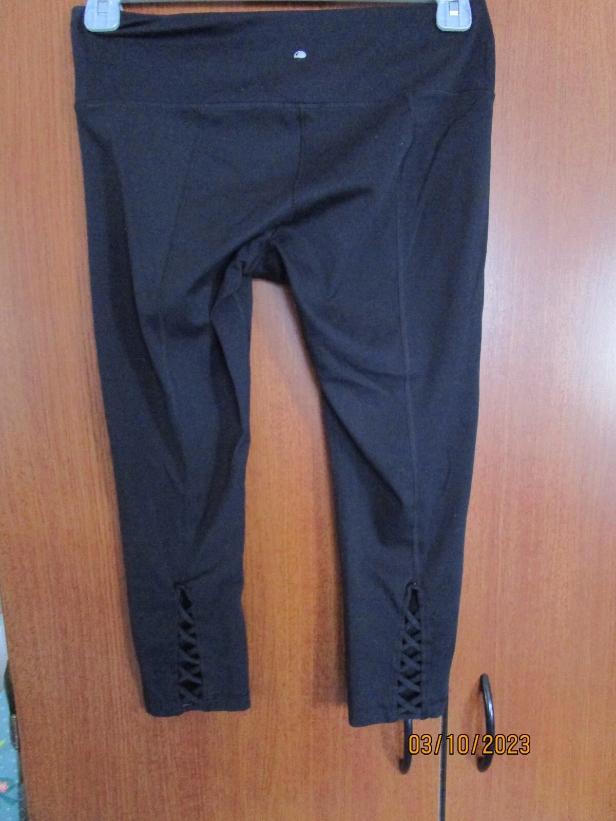 yogalicious poly spandex waist 26 inseam 22 leggings