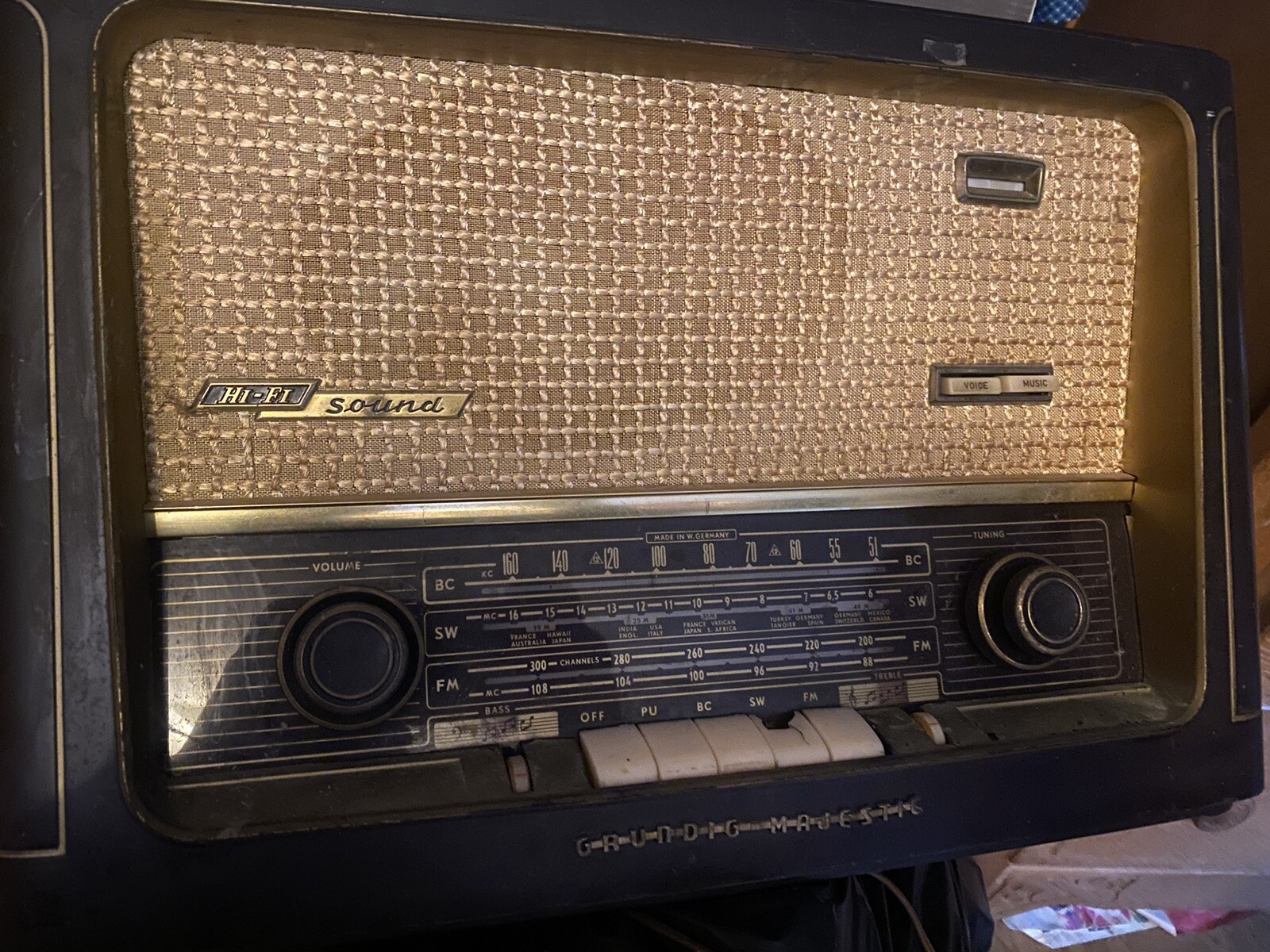 GRUNDIG MAJESTIC VINTAGE TUBE RADIO 1950's MODEL 1070 Turns On. Just Humming eBay