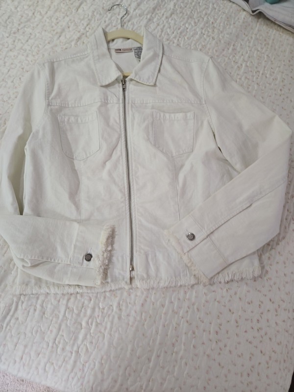 NEW 🌸 white Ladies Jean Jacket XL