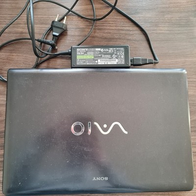 Sony Vaio Laptop 15,5'' PCG-71211M Windows 7 deutsche Tastatur Ladegerät