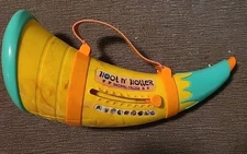 Toysmith Hoot'N Holler Animal Caller Approx 9" Tall / Light Brown Horn