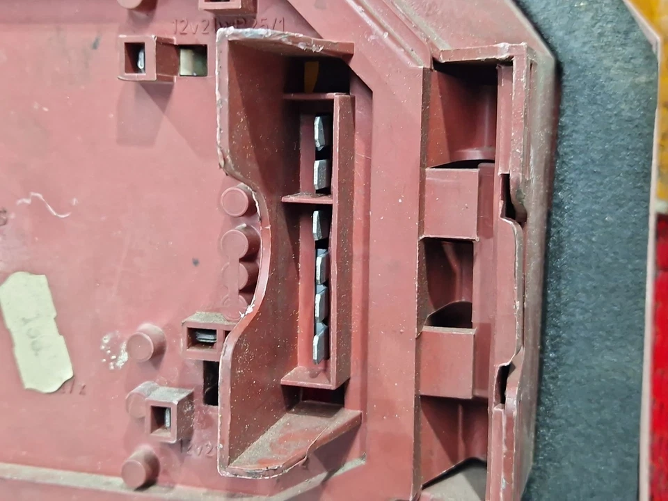 E11023403 RÜCKLEUCHTE AUßEN LINKS / 59417 FÜR AUSTIN MONTEGO XE 1.3 - Bild 4 von 4