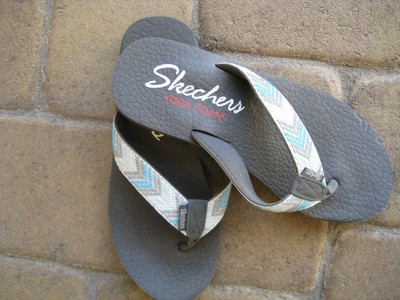 skechers memory foam flip flops womens