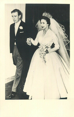 Princess Margaret and Antony Armstrong-Jones wedding royal tiara & dress 1960 | eBay Princess Margaret and Antony Armstrong-Jones wedding royal tiara & dress 1960 | eBay