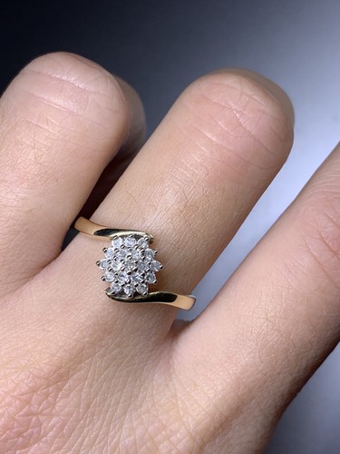 0.15ct Diamond twisted chunky solitaire engagement ring in 9ct yellow gold - Picture 2 of 7