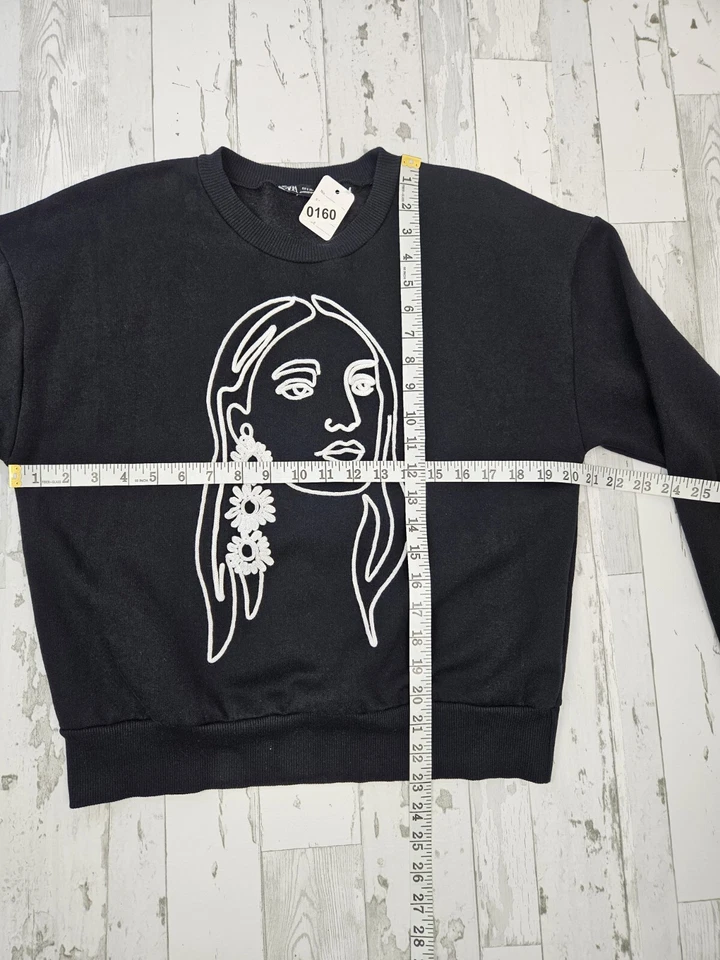 Sudadera para mujer Zara pequeña negra abstracta retrato arte facial bordado Foto 4 de 4