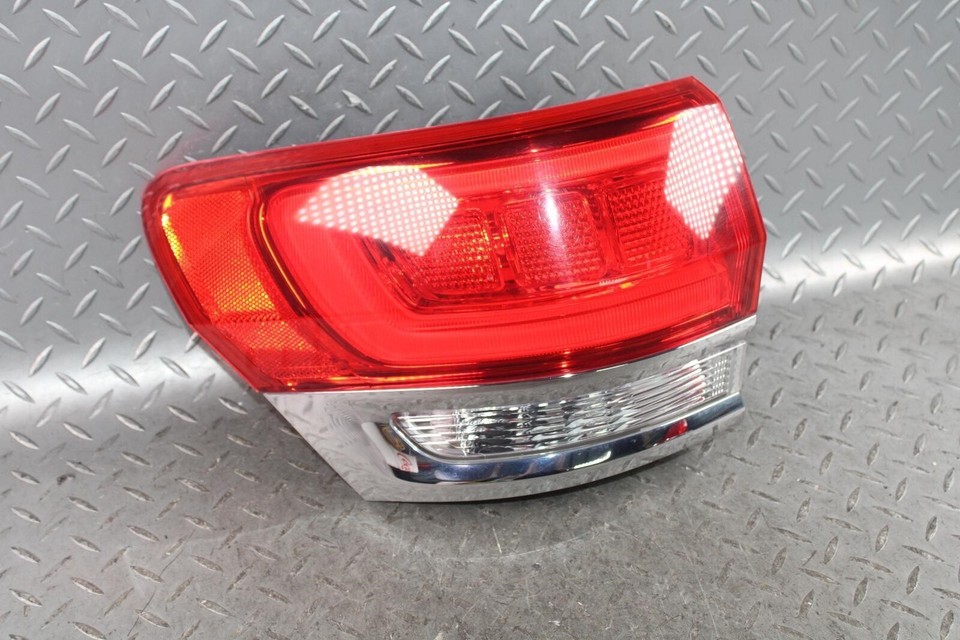 1416 Grand Cherokee Quarter Panel Driver Side Left LH Taillight Tail