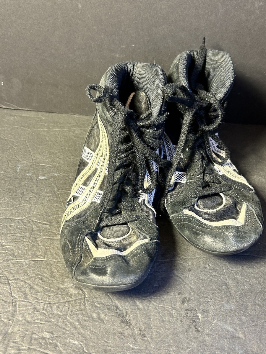 ASICS Medalist Men's JL002 Black & White Wrestling Lace Up ASICS Medalist Men's JL002 Black & White Wrestling Lace Up