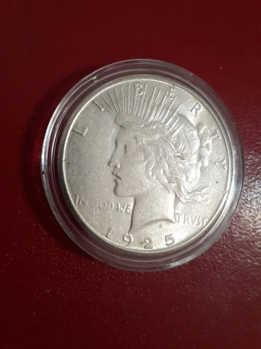 1925-S San Francisco Peace Dollar Solid Brilliant Uncirculated  Low Mintage Nice