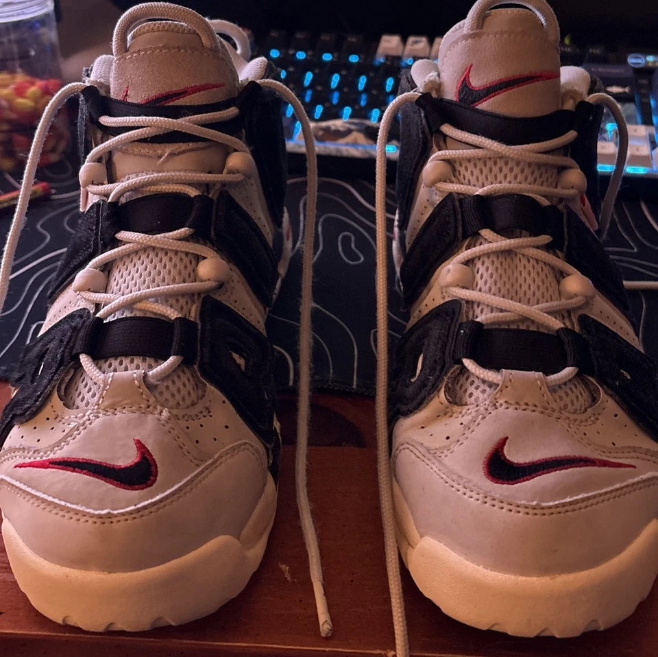 Nike Air More Uptempo Hoops (GS) Athletic Sneakers Youth 6.5 Gray Red  - Image 3 of 4