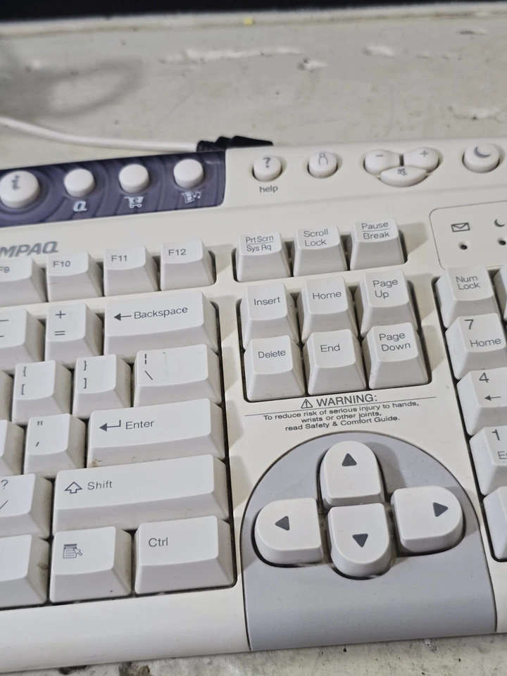 Vintage Compaq USB Multimedia Keyboard White Model No KU-9978 - Image 3 of 4