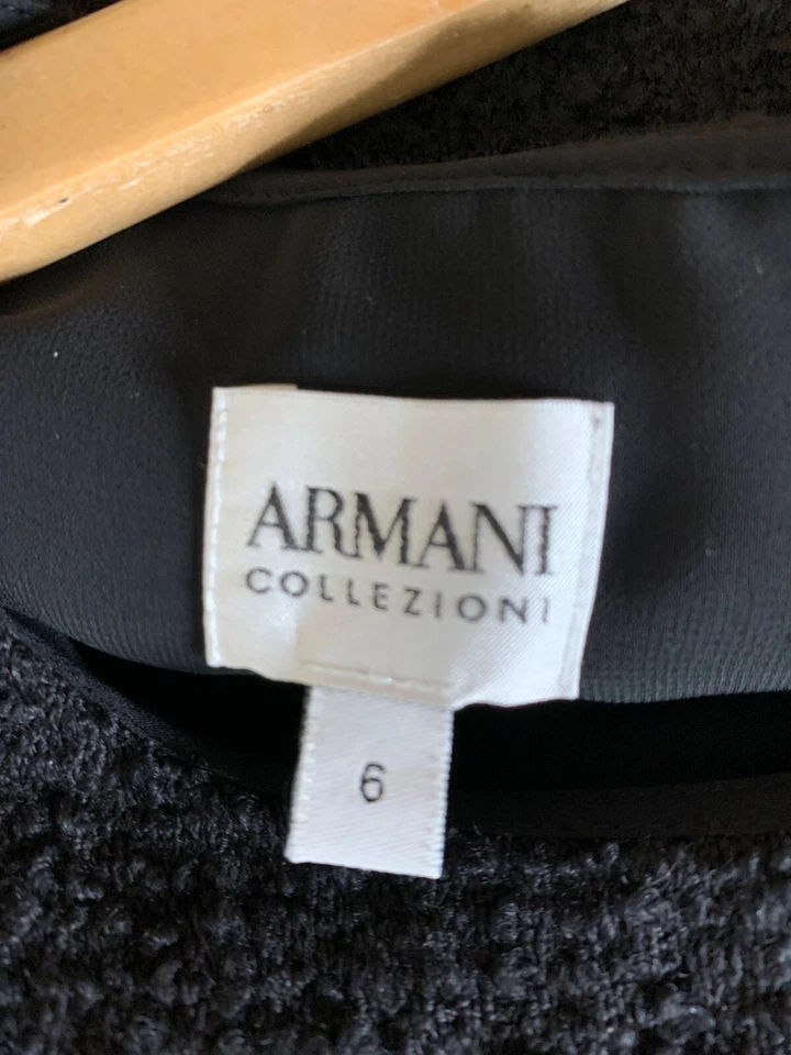 Vestido Vaina Armani Collezioni Negro Boucle Sin Mangas Talla 6 Lana Satén Dardos Foto 3 de 4
