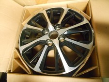 Toyota Yaris 2019 15” x 5J multi spoke alloy wheel 426110DJ10 (1)