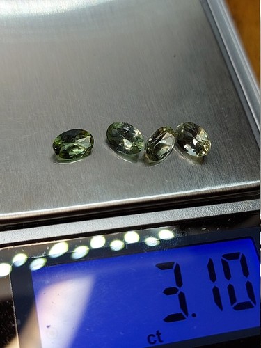4 lime green Tourmaline gemstones - faceted natural Tourmaline 3.10 CTS - Picture 10 of 10