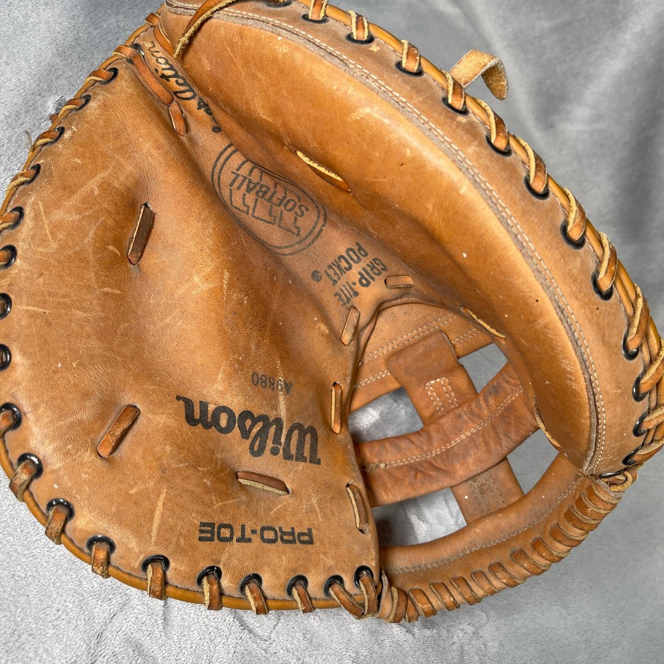 Wilson Softball Catchers Mitt ProToe GripTite Pocket Glove RHT