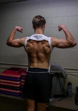 Men's stringer gym tank top | Open back design