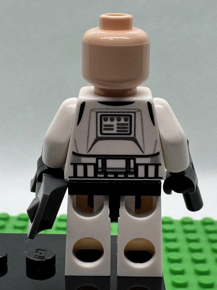 Минифигурка LEGO Star Wars: Clone Trooper Pilot 501st Sw0439 (запечатанный шлем) - Изображение 4 из 4