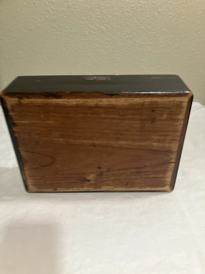 Антикварная деревянная коробка с ласточкиним хвостом с ручной росписью черная с выдвижным замком - Изображение 4 из 4