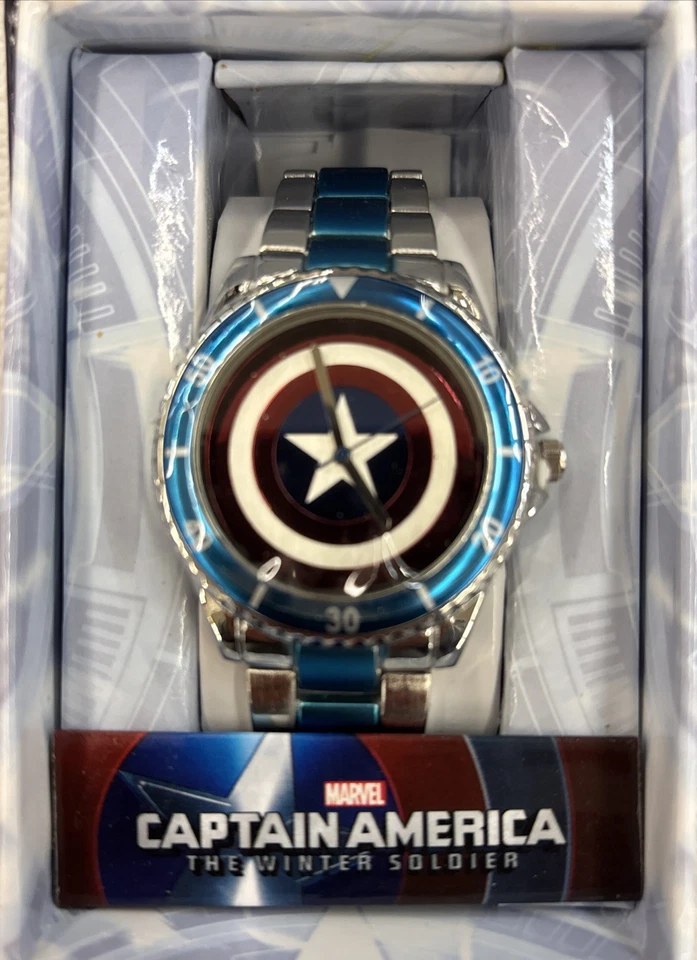 Nuevo en caja Reloj Marvel Comics Capitán América Winter Soldier Accutime Foto 2 de 4