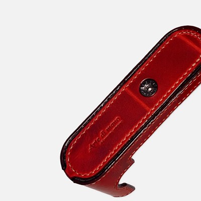 Arte di Mano for Leica Q2: A premium halfcase for a premium camera