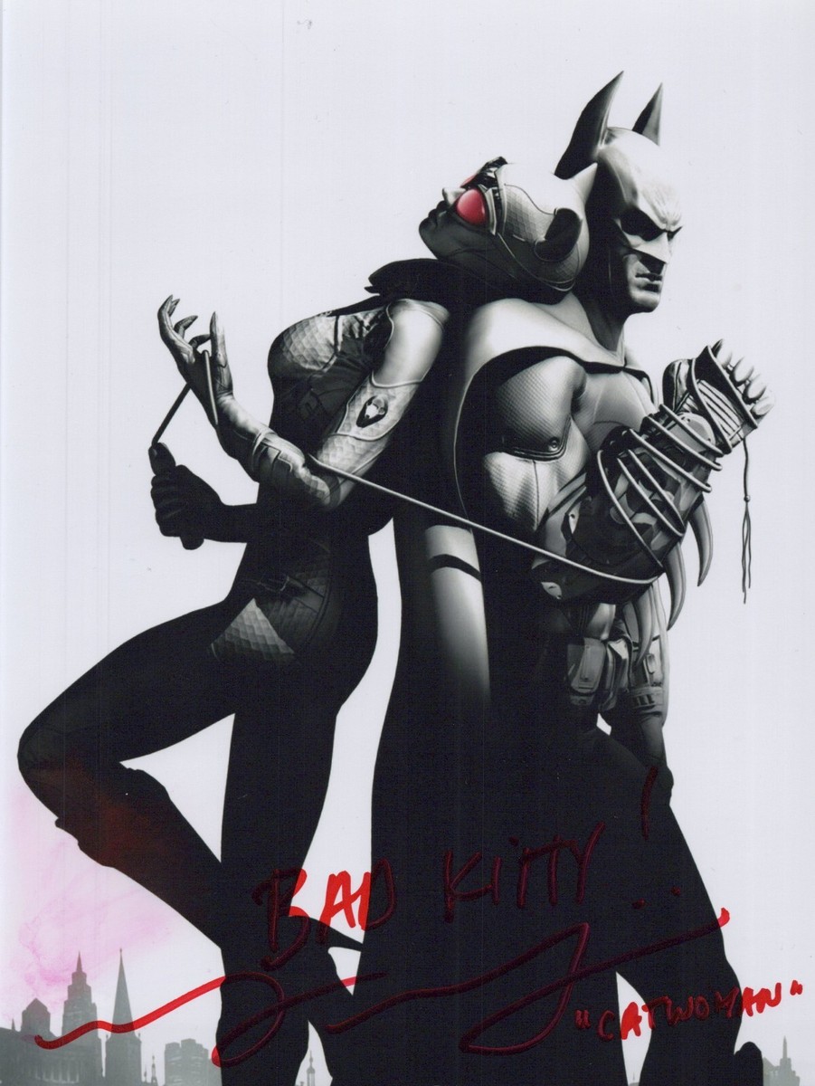 GREY DeLISLE Signed BATMAN ARKHAM CITY 8x10 CATWOMAN Photo